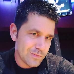 Meet your Posher, Derek